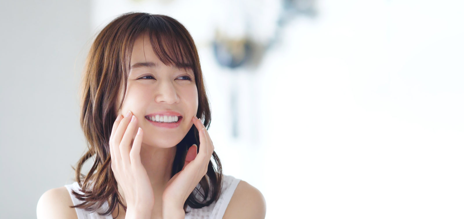 笑っている女性
