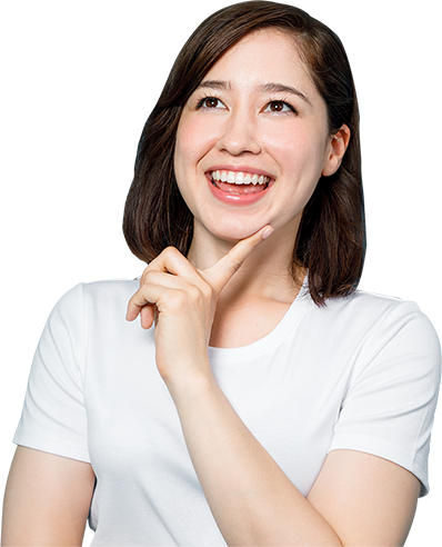 回答する女性